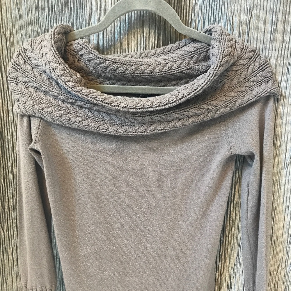 BCBG MAXAZRIA SWEATER